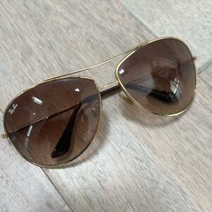 Ray-Ban Gold Frame Aviator Sunglasses